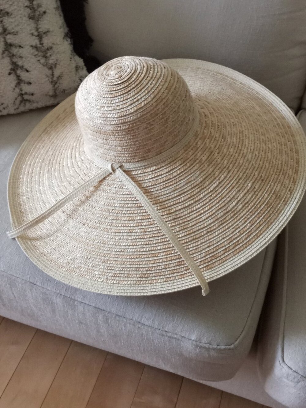 'Something Special' Straw blend Extra Wide Brim Sun Hat NWOT